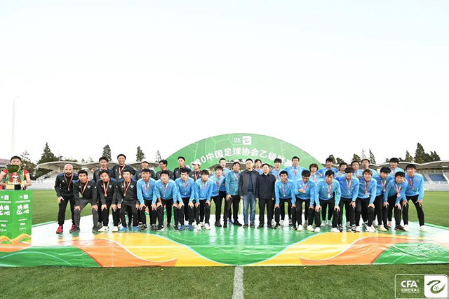 意甲-奥卡福尔绝杀拉齐奥3张红牌 AC米兰1-0胜